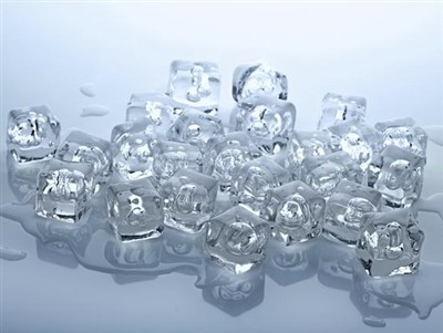 Suchý ľad vs Normálny ľad: Aký je rozdiel?