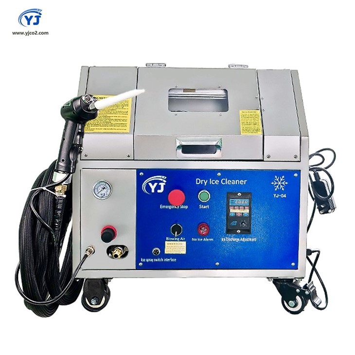 Priemyselné tryskacie zariadenie suchým ľadom